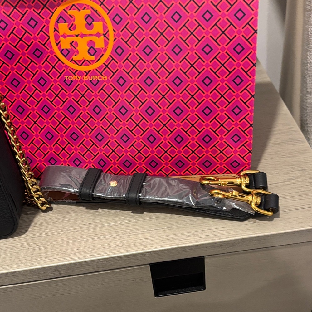 Tory Burch Black Leather Bag - Picture 4 of 5